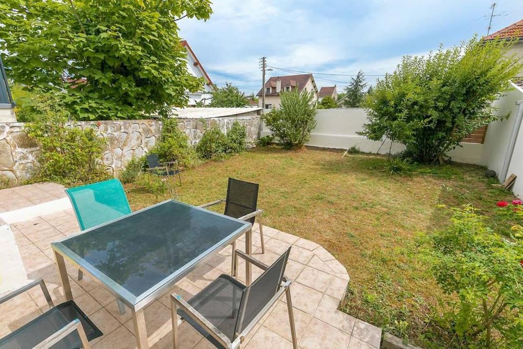 Le Montrachet Villa Dijon Buitenkant foto